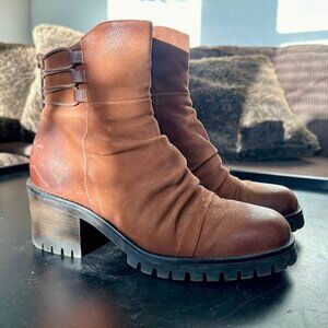Miz Mooz size 38 heeled ankle boot, never worn, brown/light brown 2.5" inch heel